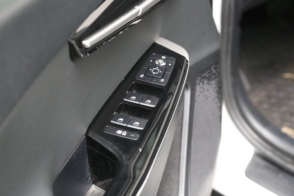 Kia EV6 77.4 kWh 325hk PLUS AWD 360°-kamera Skinn Leasbar 2023