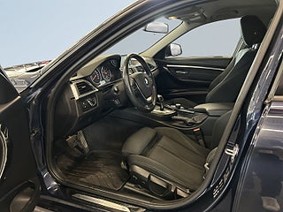 BMW 320D xDrive Sedan S&V-hjul/Farthållare/Parkeringssensorer
