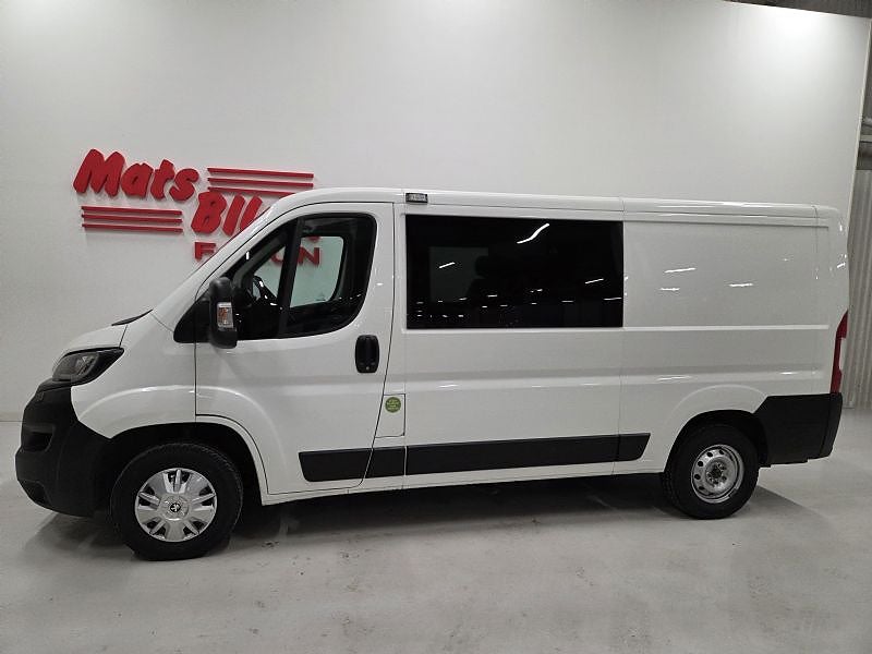 Peugeot Boxer 335 2,2 BlueHdi Manuell 165 Hk 7 Sits