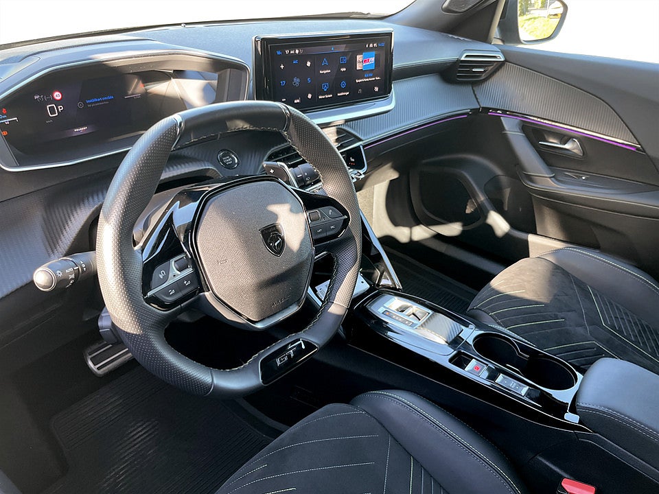Bild på Peugeot 2008 GT Hybrid 145hk Aut B-KAMERA CARPLAY
