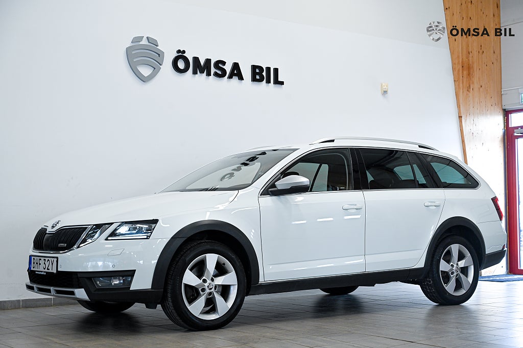 Skoda Octavia Scout 2.0TDI 4x4 Premium Värmare Drag Cockpit 