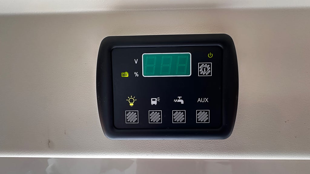 Rapido V68 1 Ägare, Långbädd, Dragkrok thumbnail