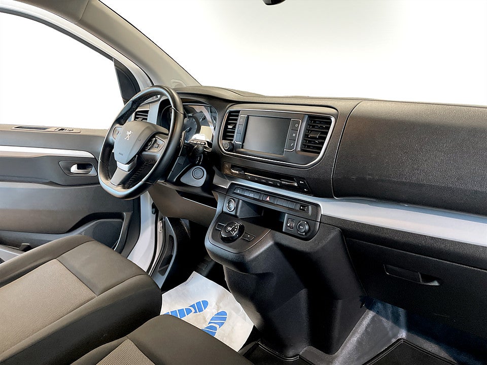 Bild på Peugeot Expert PRO+ 2.0 BHDi 145hk Aut L3 B-KAMERA DRAG