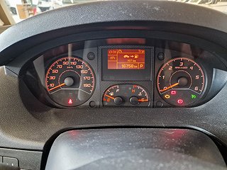 Husbil-integrerad Hymer Exsis-I 580 18 av 31