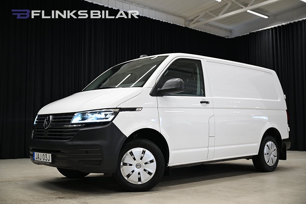 Volkswagen Transporter DSG 150HK V-Inredd|LED|Drag|Värmare|Lågmil|EnÄgare|Moms