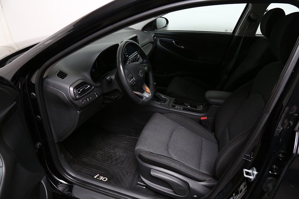 Hyundai i30 1,5 T-GDI 48V MHEV 159hk Essential Aut Drag Nybilsg 2022
