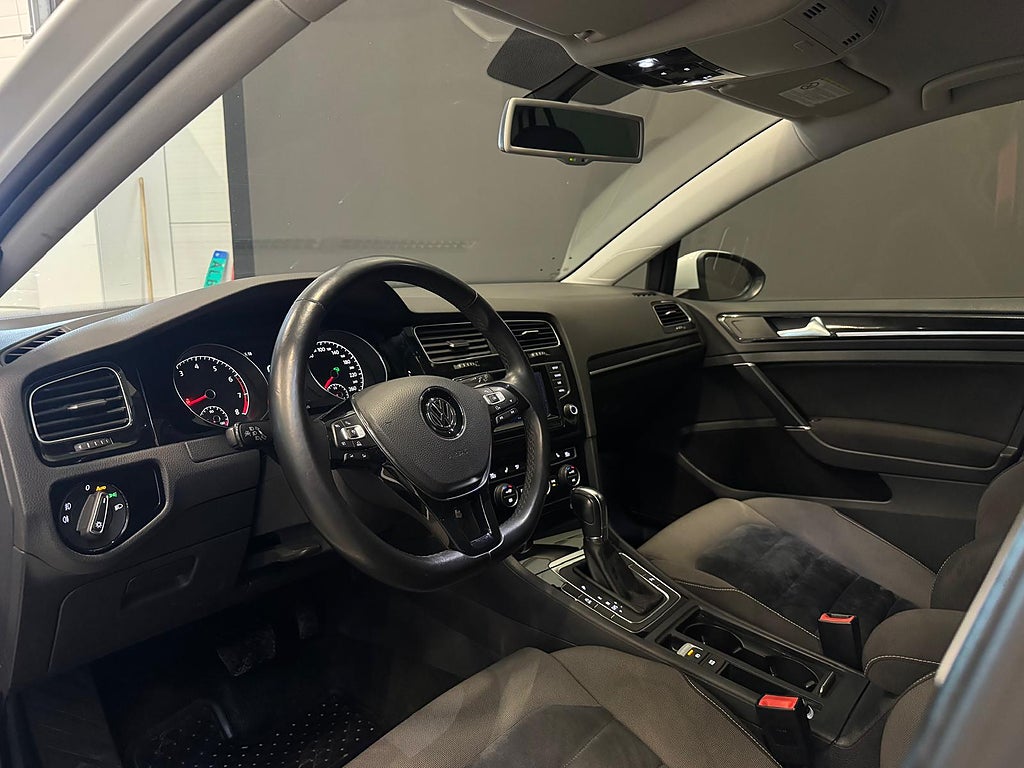 Volkswagen Golf 5-dörrar 1.4 TSI 140HK *3,99%* BMT Värmare LED Sv-Såld