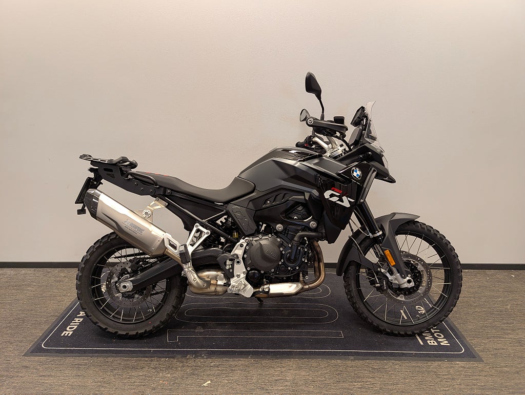 BMW F900GS Lågt Chassi 815mm sitthöjd, Nya däck