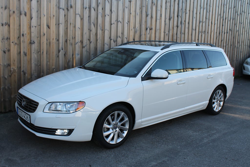 Volvo V70 D2 Aut Momentum Navi Dragkrok Taklucka Rattvärme