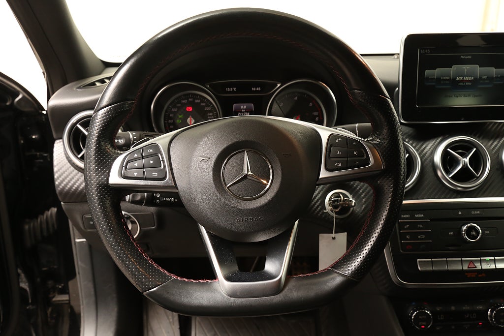 Mercedes-Benz A 180 d 7G-DCT AMG Line Motorvärmare