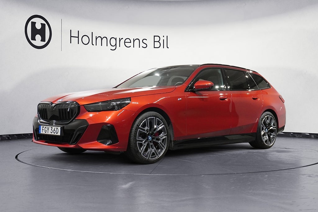 BMW i5 eDrive40 Touring 3,65% ränta M Sport Pro Panorama Fartpilot Pro 