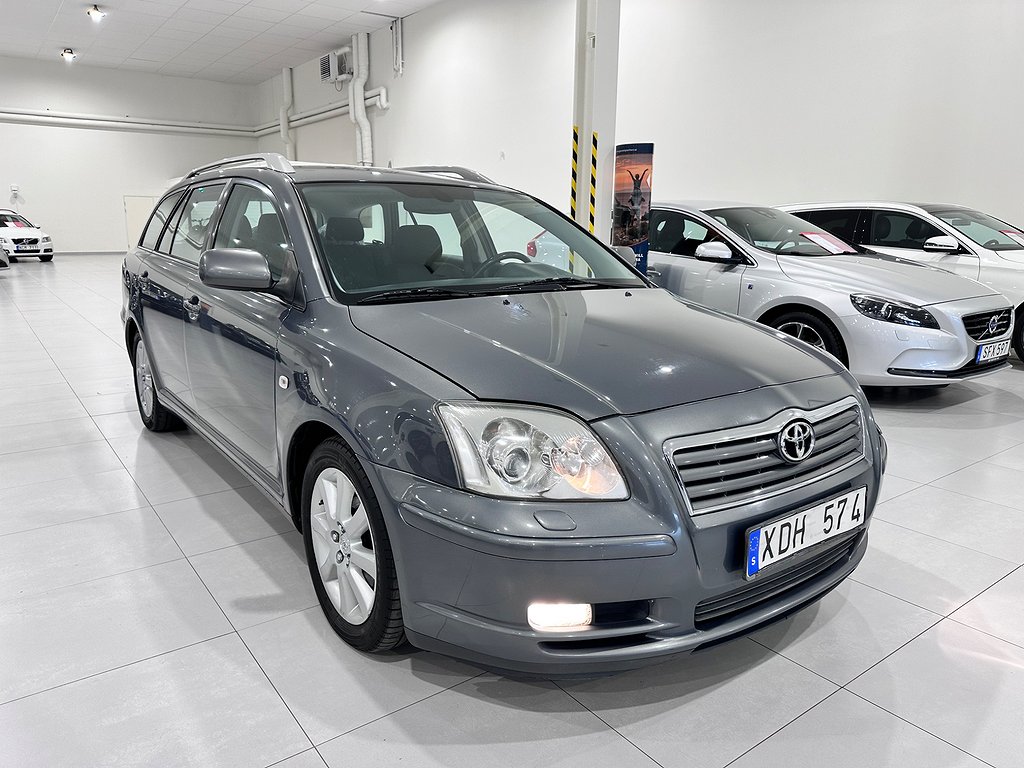 Toyota Avensis Kombi 2.0 147hk / Nybes / Vinterdäck 