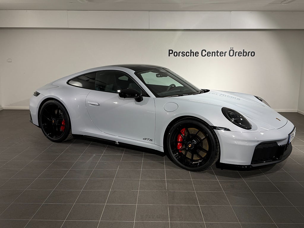 Porsche 911 Carrera GTS 