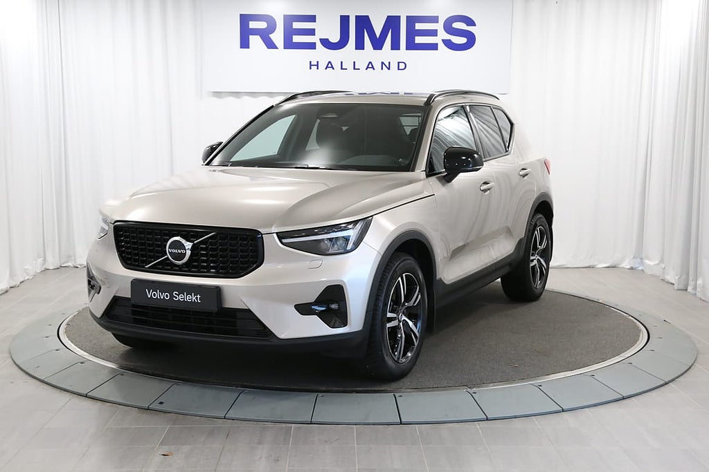 Volvo XC40 B4 FWD Bensin Plus Dark |Drag |Kamera |Elstol