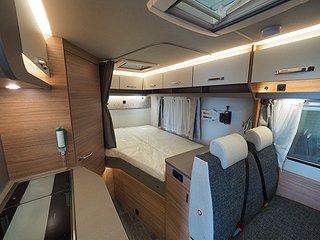 Husbil-halvintegrerad Weinsberg CaraLoft 550 MF 6 av 12