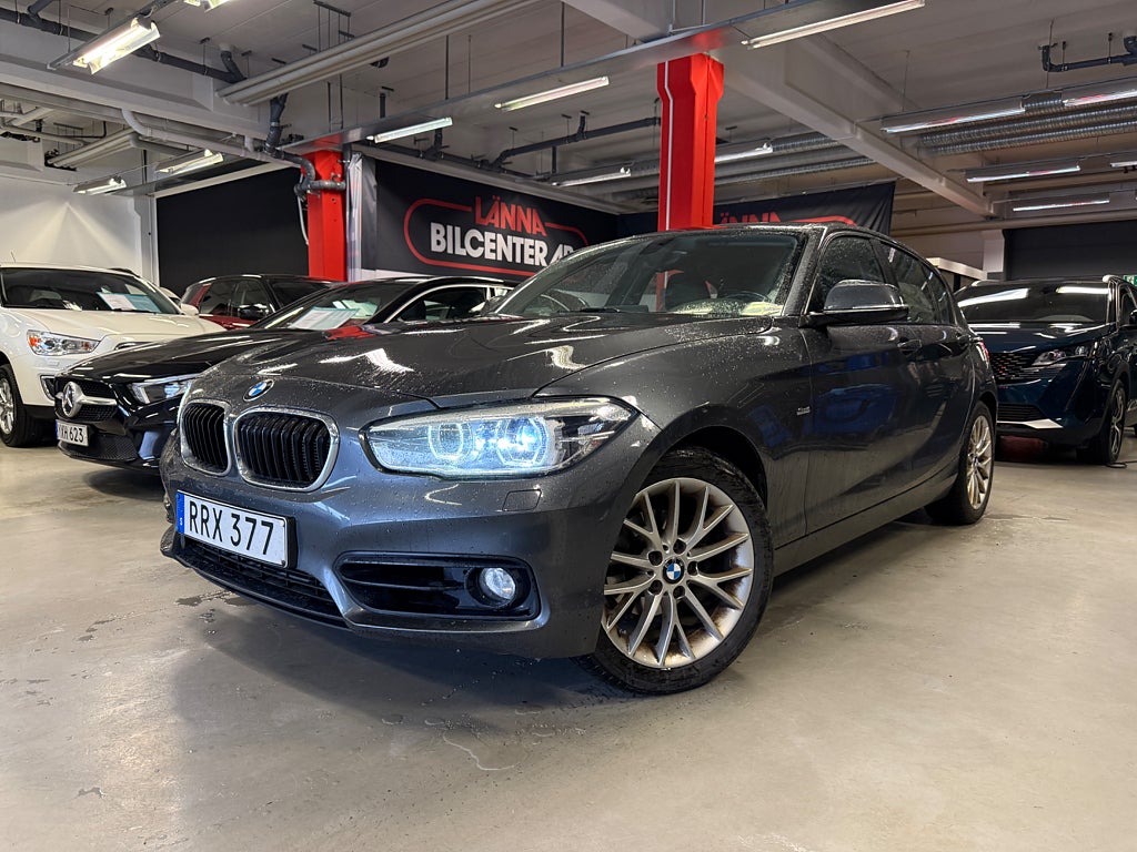 BMW 118d Aut PDC Ny servad Navi Motorvärmare Sport line SoV