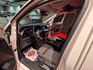 Sperma bilan qoplangan yosh mushuk bilan jinsiy aloqani tomosha qiling