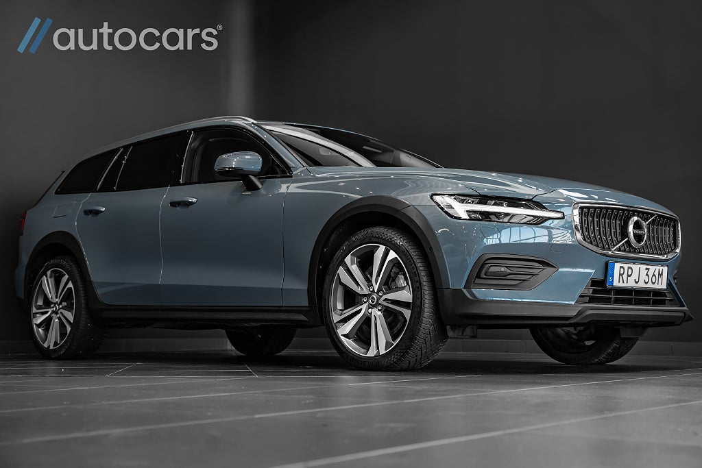 Volvo V60 Cross Country B4 AWD|Kamera|Navi|Drag|Värmare
