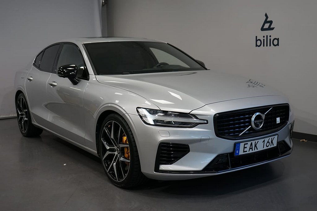 Volvo S60 T8 AWD Polestar Engineered Recharge Drag