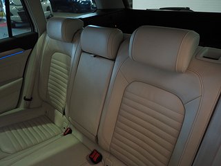 Kombi Volkswagen Passat 17 av 23