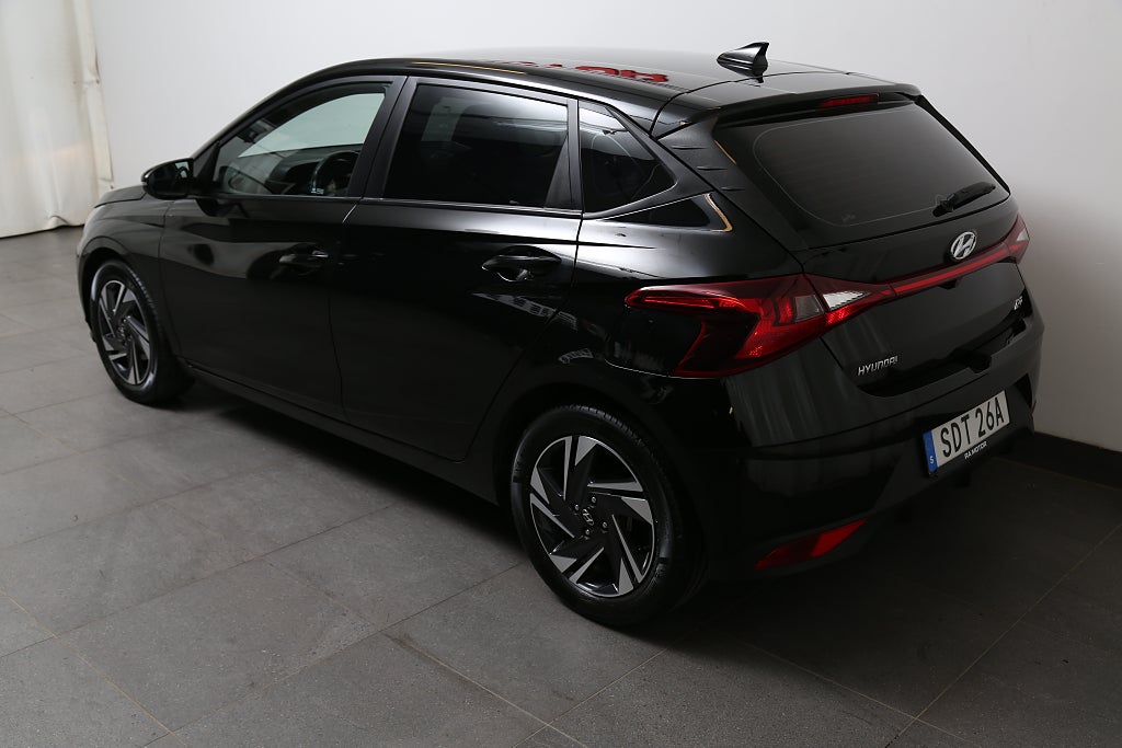 Hyundai i20 1,2 MPi 84hk Essential Kamera CarPlay 1ägare P-sensor 2021