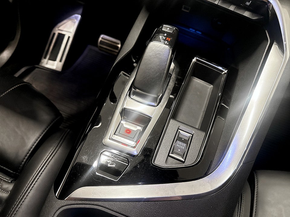Bild på Peugeot 3008 GT Hybrid4 PHEV 300hk Aut 4WD B-KAMERA DRAG