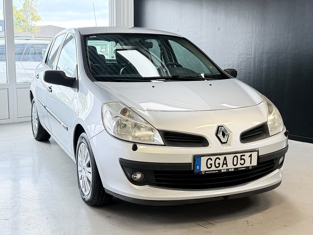 Renault Clio 1.4 16v 98hk | AC | Bensinsnål | Vinterdäck