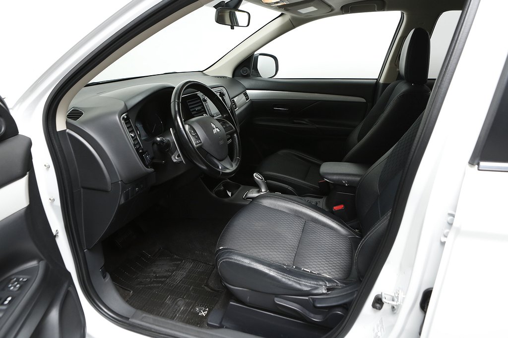 Mitsubishi Outlander Plug-in hybrid 4WD Aut Extraljus Drag 2014