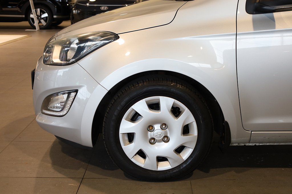 Hyundai i20 5-dörrar 1.4 Aut Premium PDC Blåtand 2014