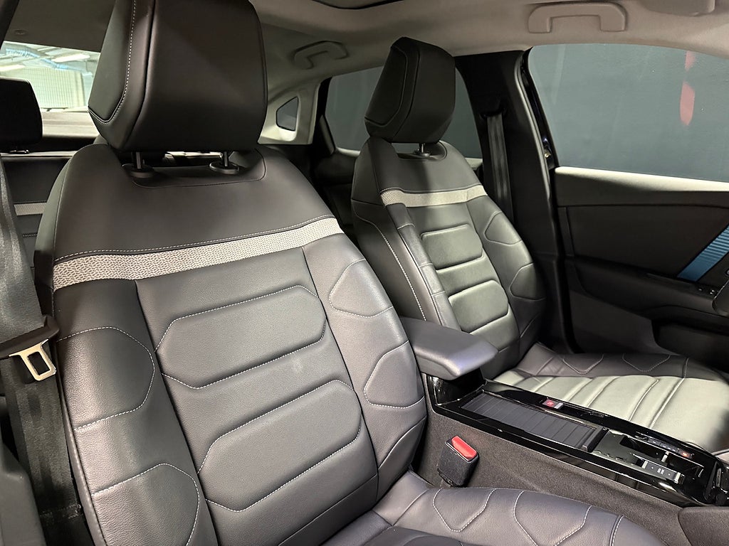 Bild på Citroën e-C4X X SHINE Exklusive Electric 136hk Back/Nav