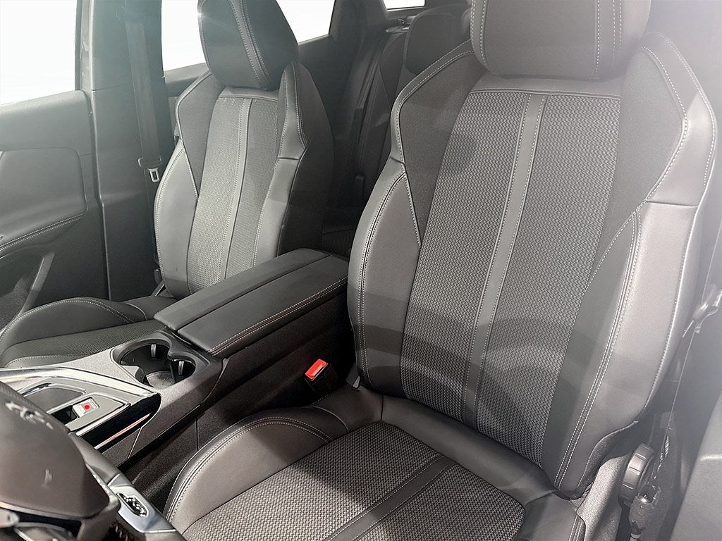 Bild på Peugeot 3008 GT 1.2 PT 130hk Aut - B-KAMERA, CARPLAY