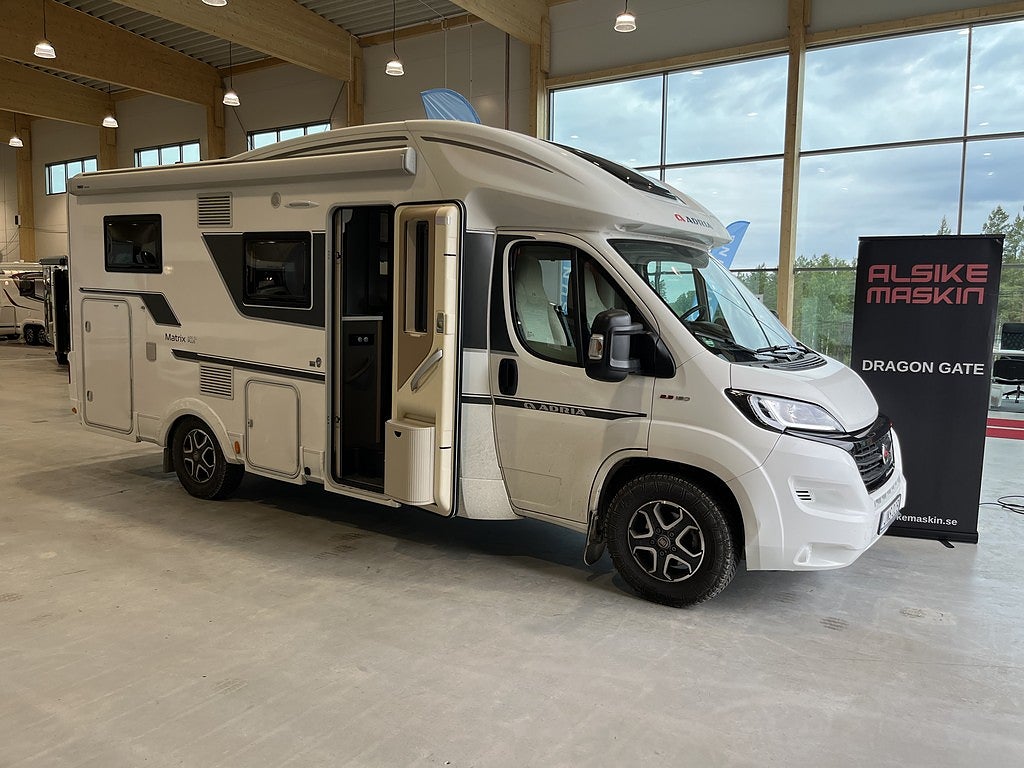Adria Matrix 600 SL /Automat 160hk/Taksäng/Solcell/Långbäddar/Garage
