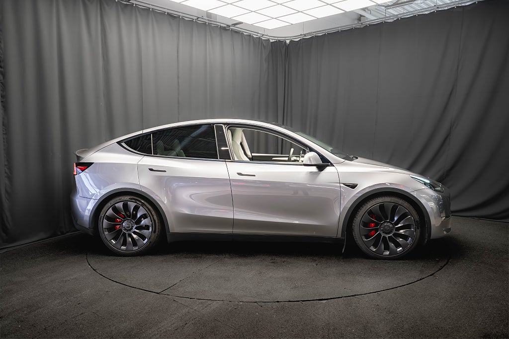 Tesla Model Y Performance DRAG QUICKSILVER LJUS-INREDNING 21'' MOMS