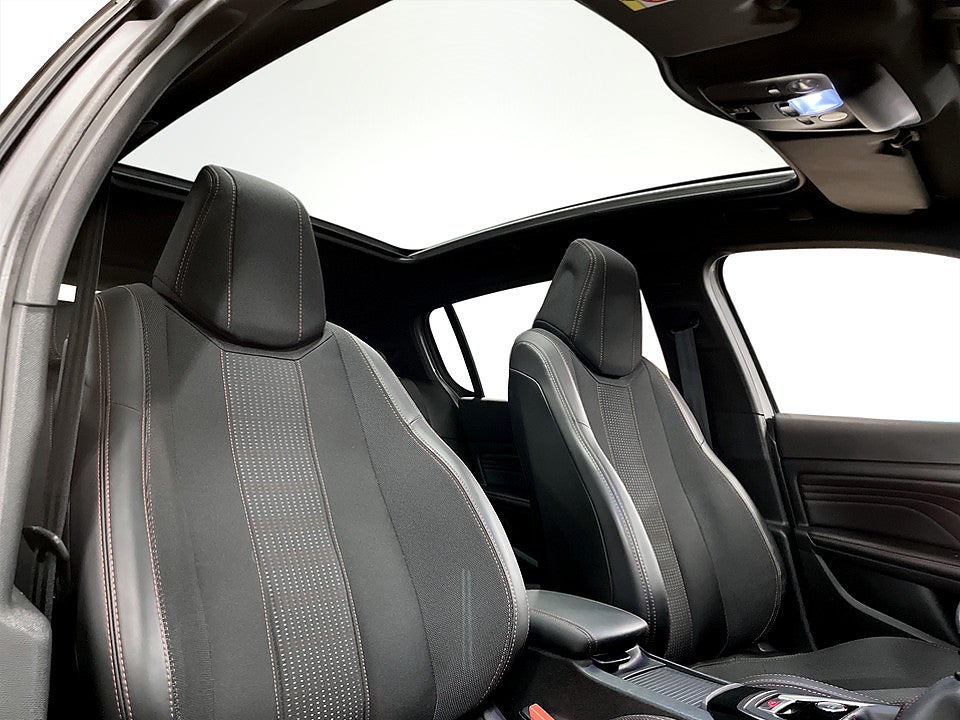 Bild på Peugeot 308 5D GT-Line 1.2 PT 130hk GLASTAK P-SENSORER 