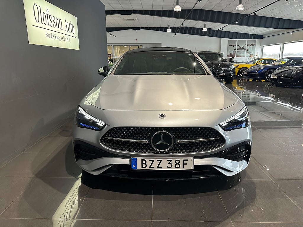 Mercedes-Benz CLE 300 4MATIC Coupé AMG Premium Värmare Glastak Drag - bild 4