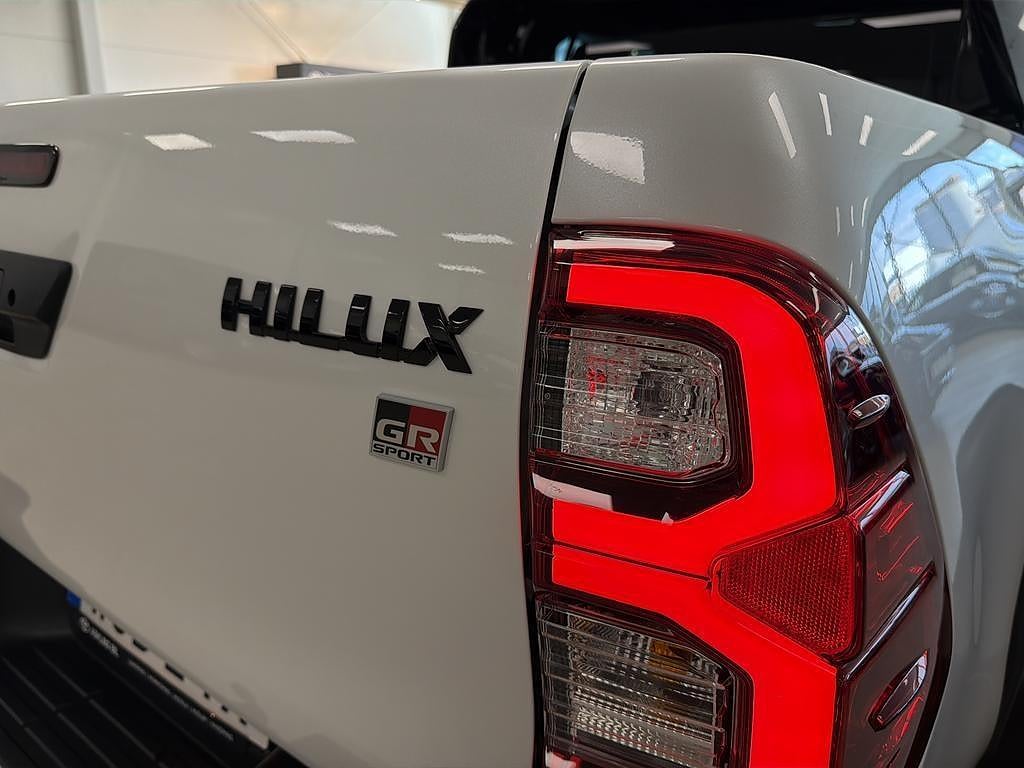 Toyota Hilux 2025 - miniatyr 12