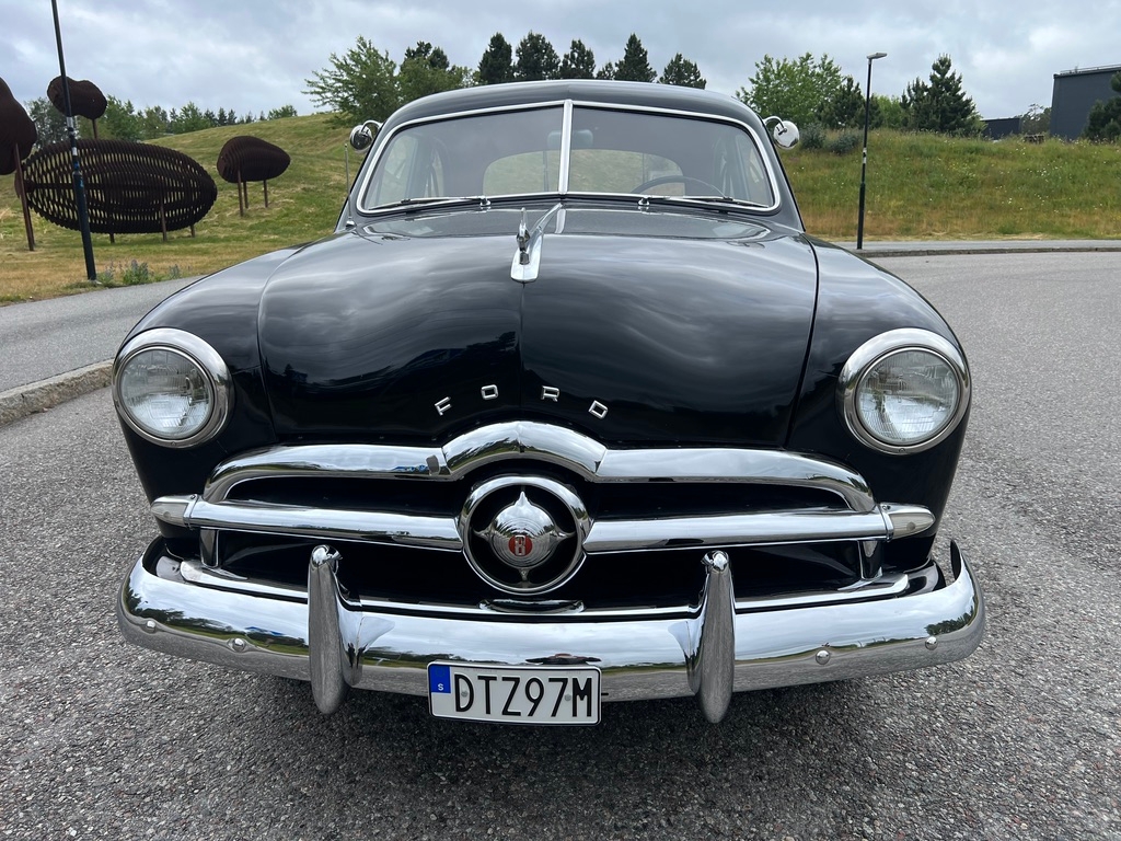 Ford Custom Club Coupé 3.9 V8 1949, bild 2/42
