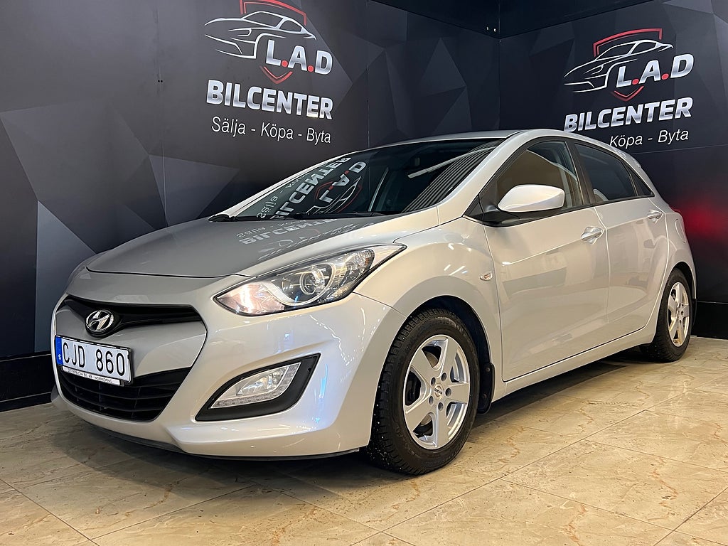 Hyundai i30 5-dörrar 1.6 CRDi Select / Ny Bes 