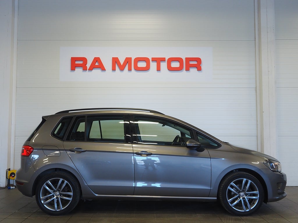 Volkswagen Golf Sportsvan 1.2 TSI 110hk Drag Kamera Låga mil! 2016