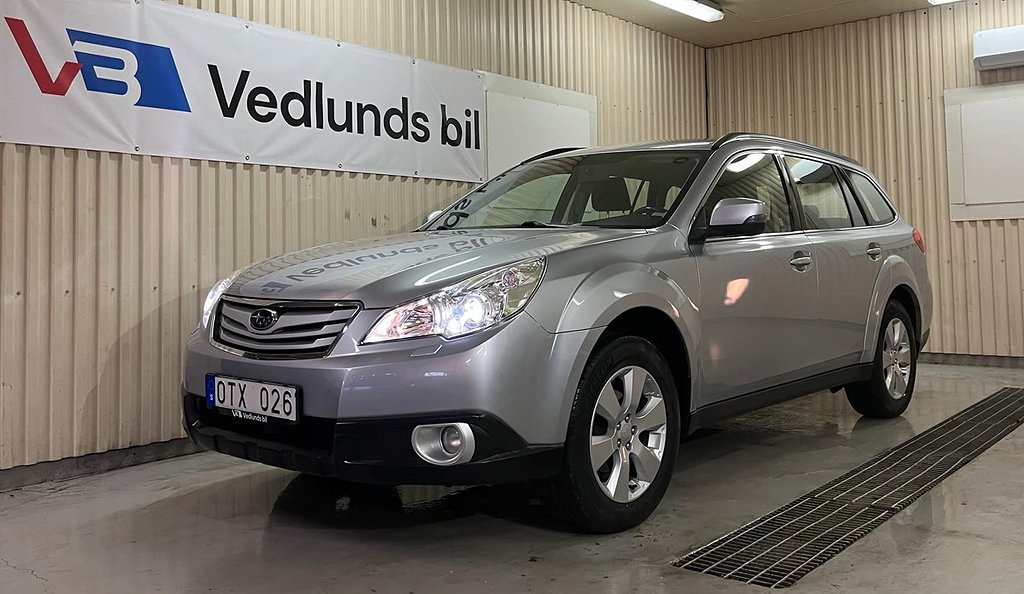 Subaru Outback 2.5 4WD Lineartronic Business En ägare Drag 