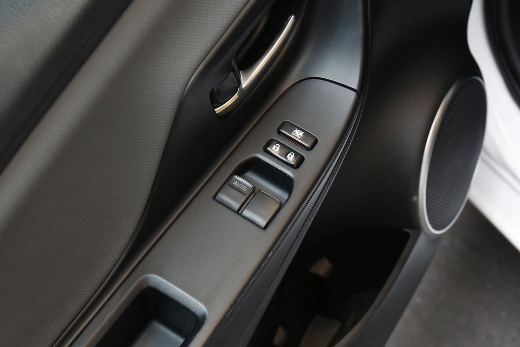 Toyota Yaris Hybrid e-CVT 101hk Active 5D Kamera P-sensorer 2015