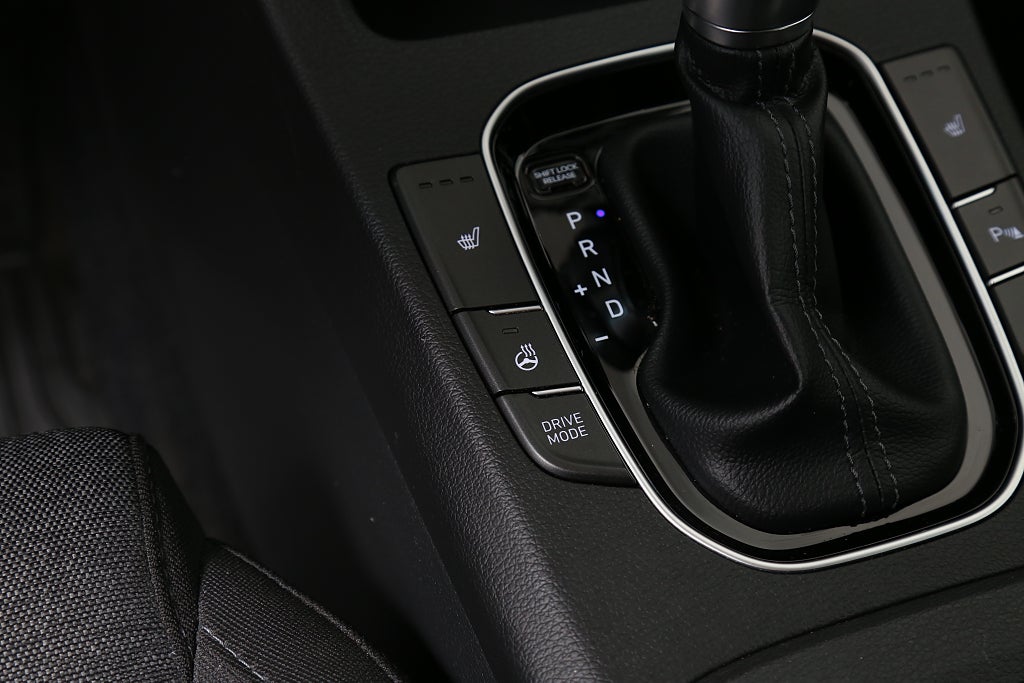 Hyundai i30 1,5 T-GDI 48V MHEV 159hk Advanced Aut Keyless Dragkrok 2022