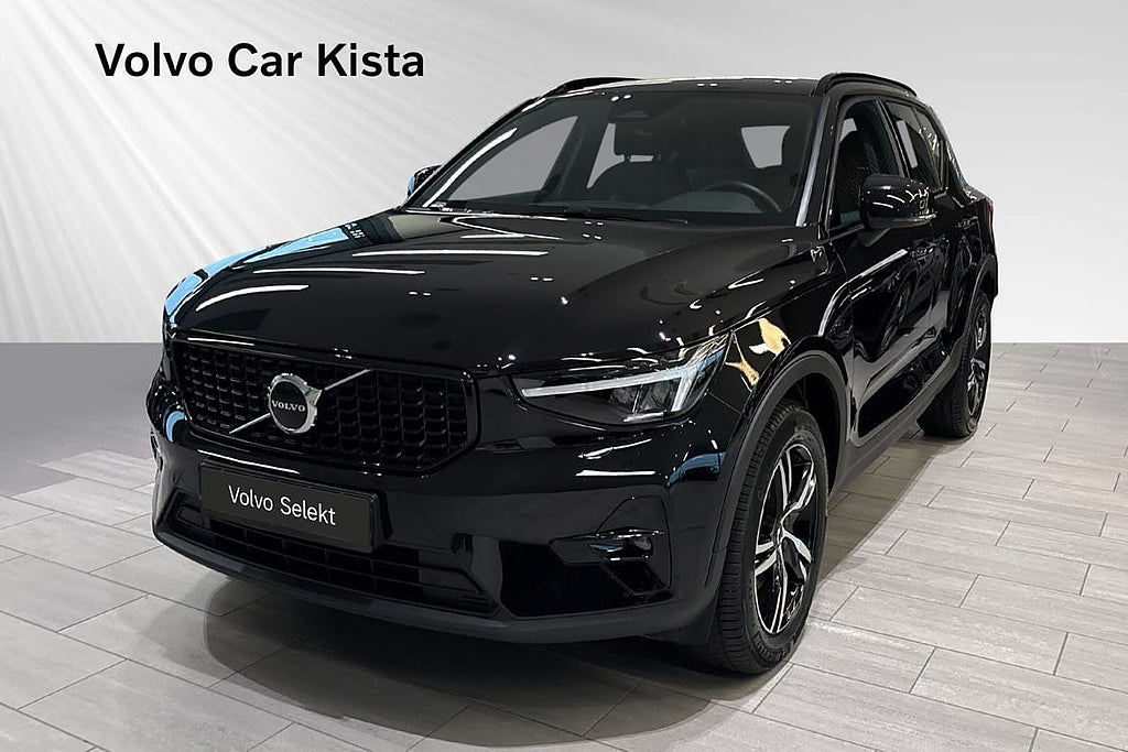 Volvo XC40 B4 Bensin Plus Dark B-Kam Blis Rattvärme Carplay