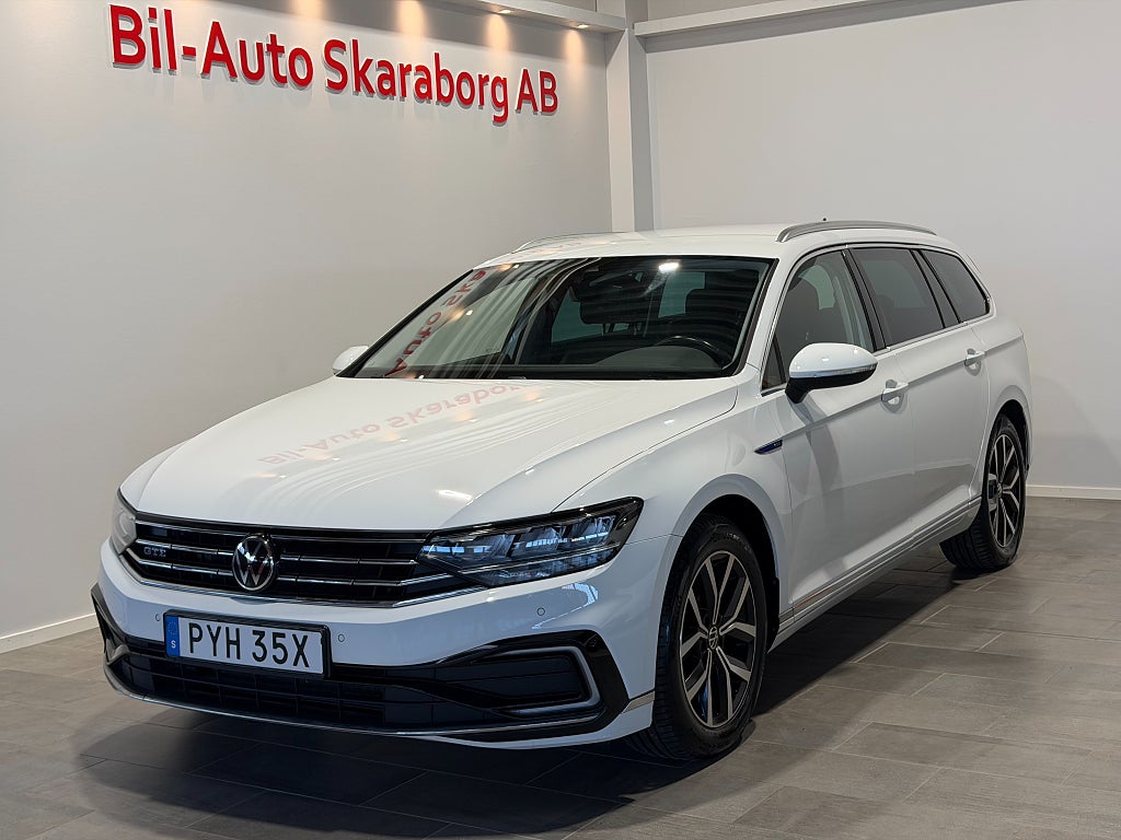 Volkswagen Passat GTE 1.4 TSI Automat Cockpit Dragkrok Värmare