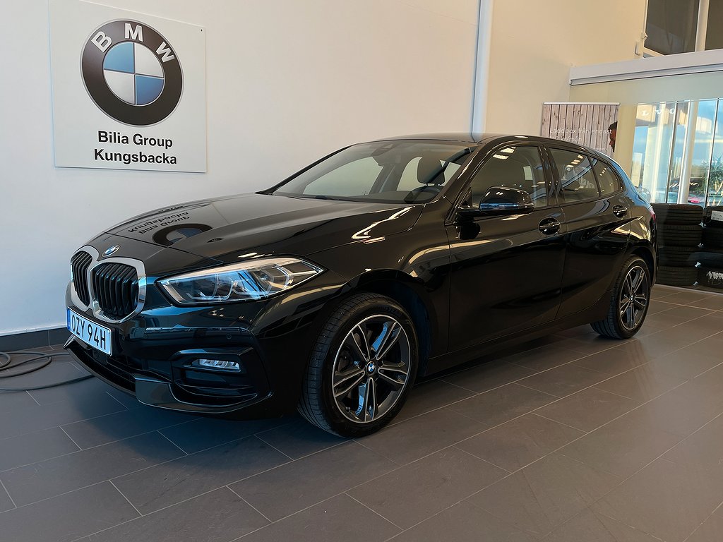 BMW 118I Aut Model Sport | Navi | Rattvärme | Fri Service