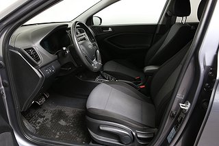 Halvkombi Hyundai i20 8 av 19