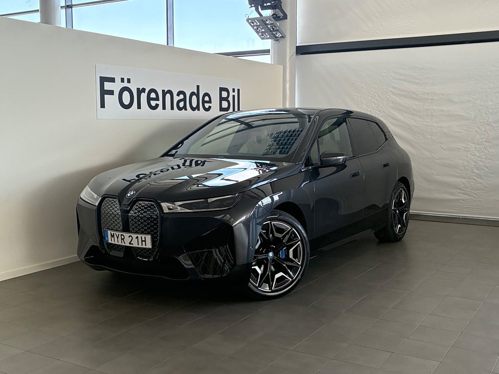 BMW iX xDrive40 Sportpaket H/K Drag Comfort Access Park Assist