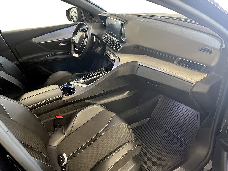 Bild på Peugeot 5008 GT 1.2 PT 130hk Aut 7-SITS B-KAMERA CARPLAY