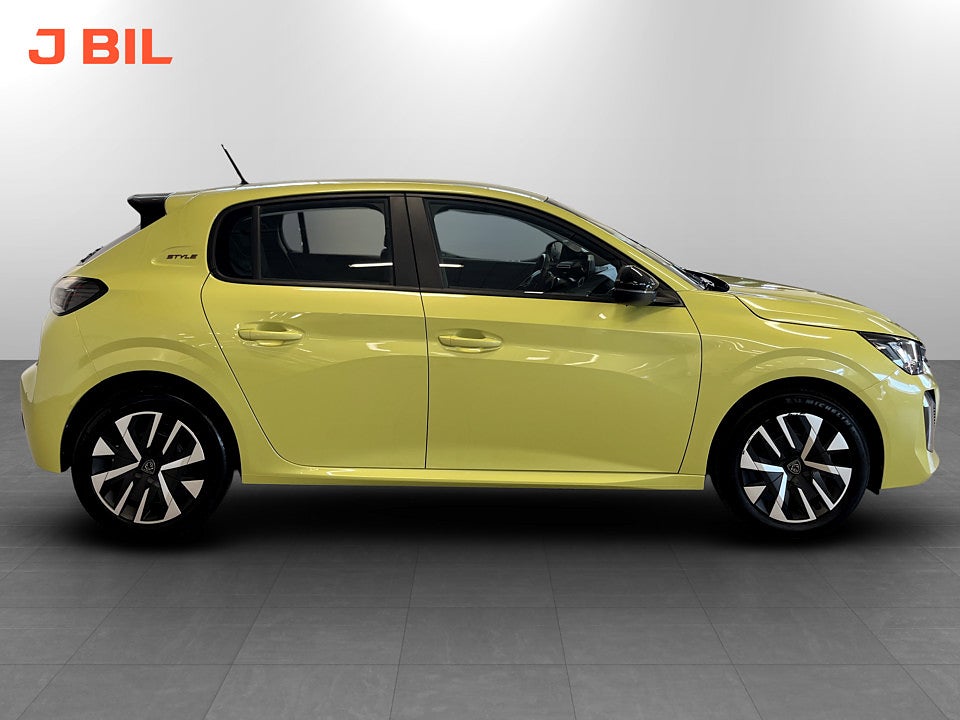 Bild på Peugeot 208 Style Hybrid 100hk e-DSC Aut P-SENSORER BAK