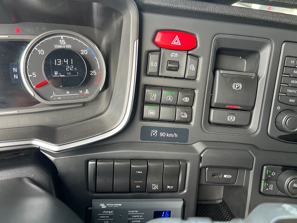 Scania P320 4x2 Hybrid TMA Bil Berlex & Verdegro